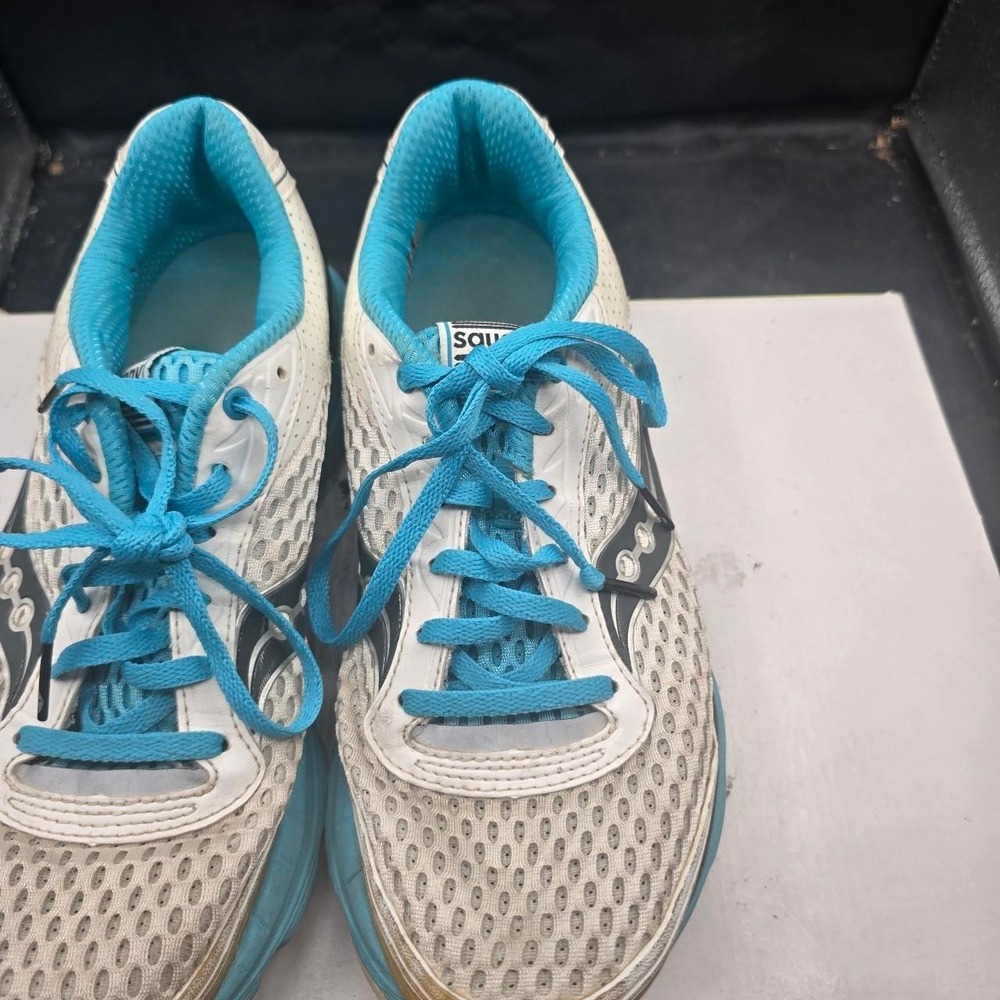Blue and white Saucony running shoes #running
blue and white,